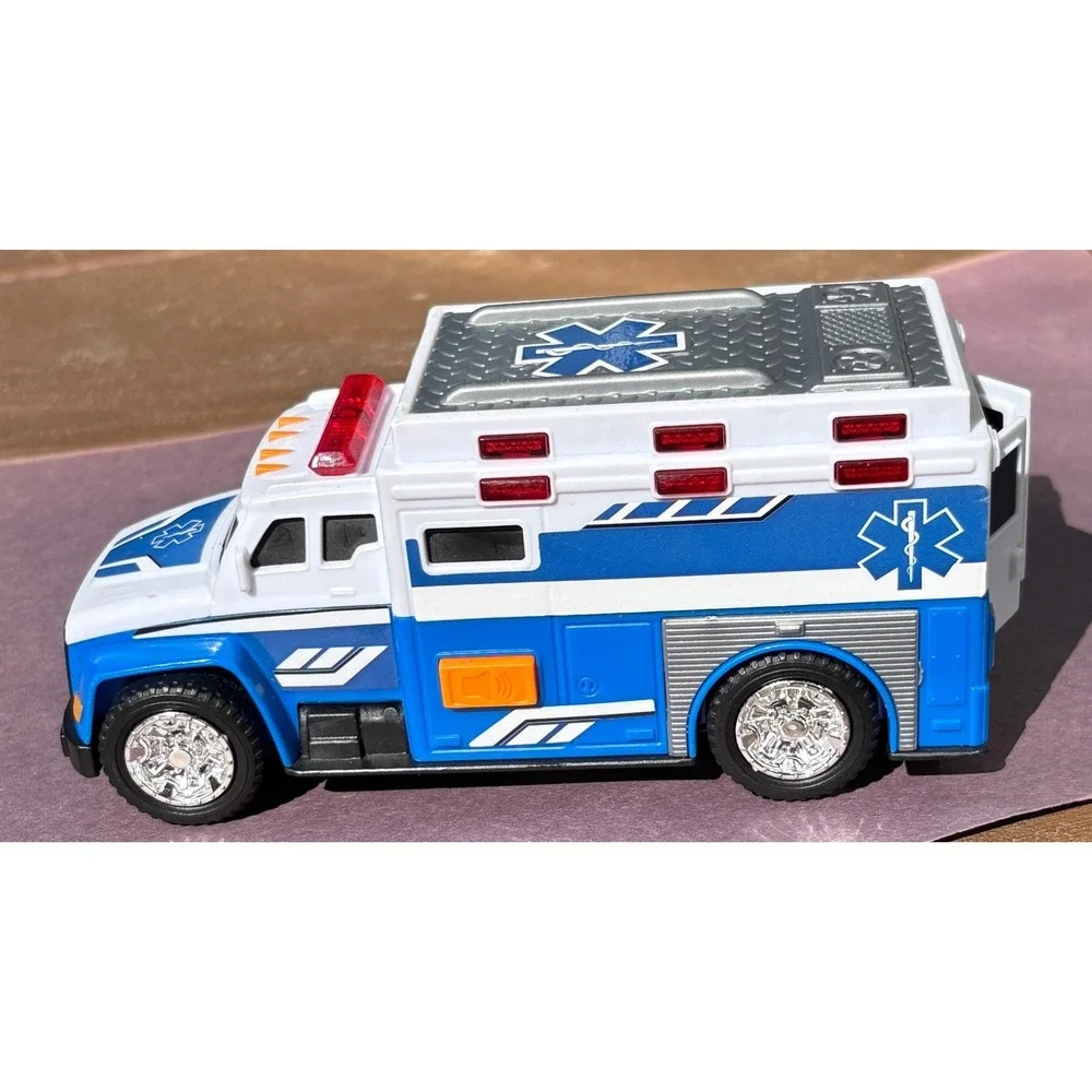 Ambulance with Sound effects Dickie Toys Emergency Rescue Vehicle‎ action